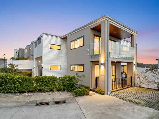 8 Awakirihi Close, Shamrock Park