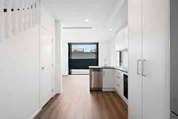 8/18 Stanley Street, Claudelands