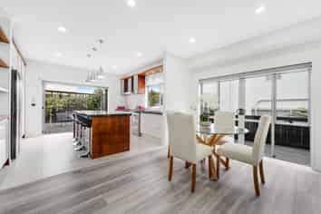 2 Beatrice Place, Flat Bush
