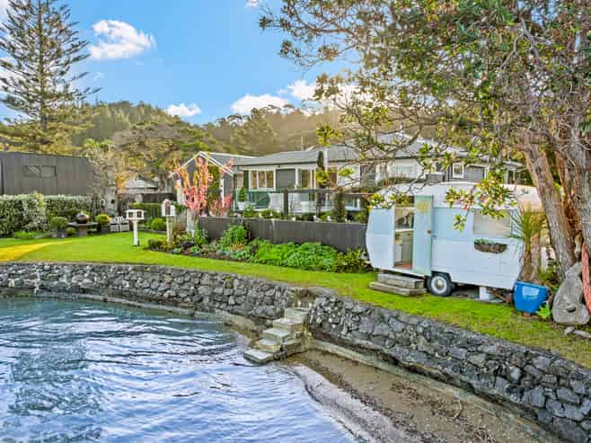 399 Leigh Road, Whangateau