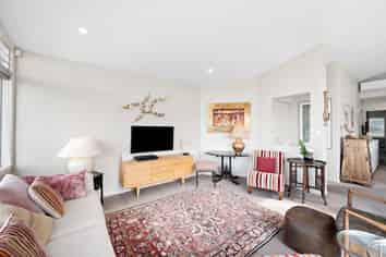4/275 Karaka Bay Rd, Karaka Bays
