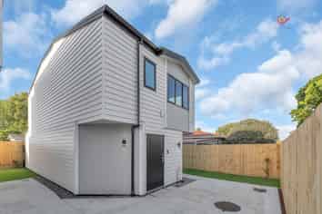 15D McKean Avenue, Manurewa