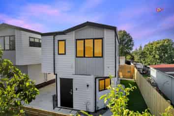 15D McKean Avenue, Manurewa