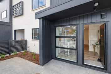 4/3 Kawau Close , Orewa