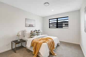 4/3 Kawau Close , Orewa