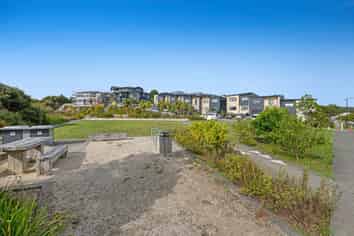 2/3 Kawau Close , Orewa