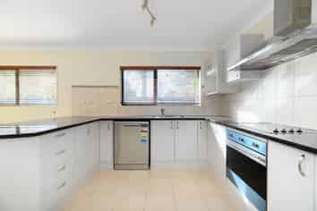 2/24 Parry Street, Sandringham
