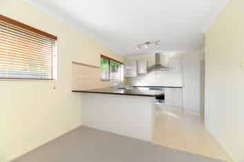 2/24 Parry Street, Sandringham