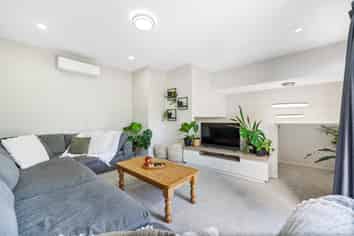 21d Cherry Tree Place, Massey