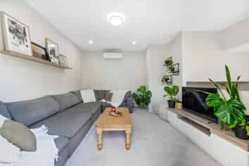21d Cherry Tree Place, Massey