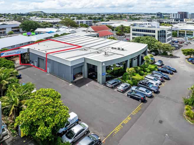Refurbished Greenlane Office Warehouse