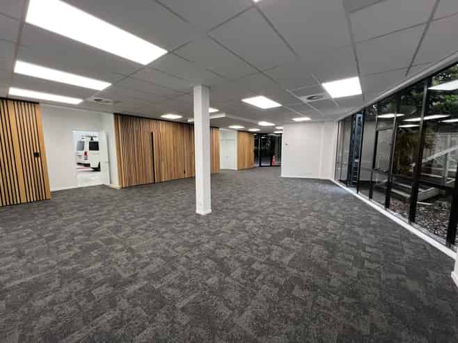Refurbished Greenlane Office Warehouse