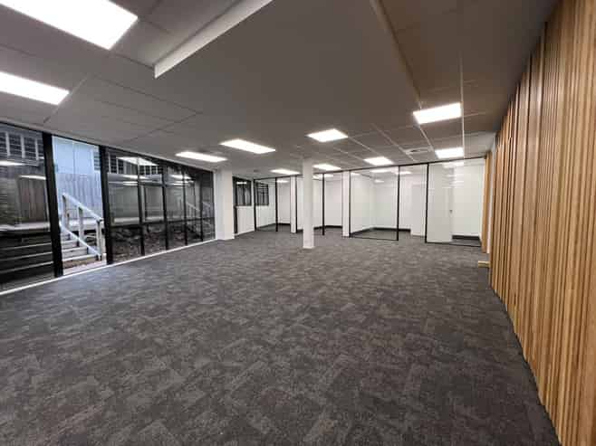 Refurbished Greenlane Office Warehouse