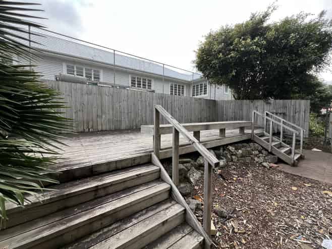Refurbished Greenlane Office Warehouse