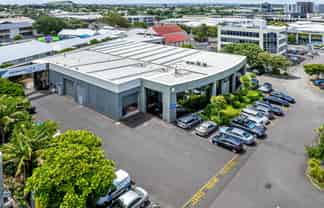 Refurbished Greenlane Office Warehouse