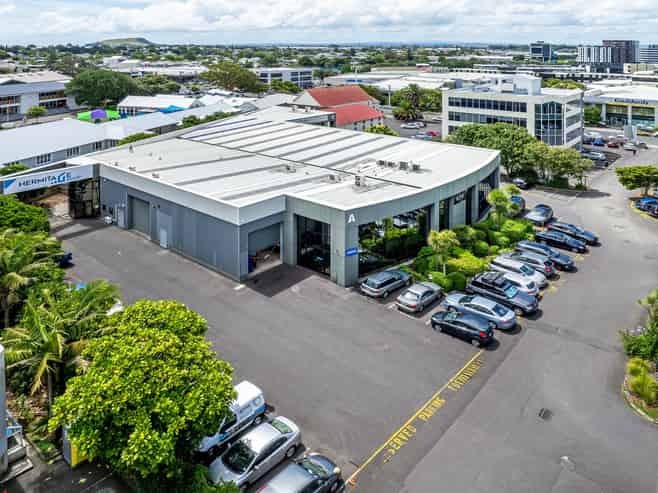 Refurbished Greenlane Office Warehouse