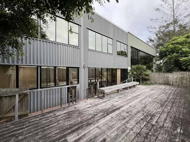 Refurbished Greenlane Office Warehouse