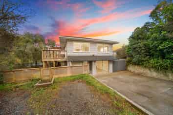 34 Cyclarama Crescent, Massey