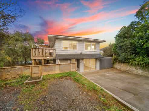 34 Cyclarama Crescent, Massey