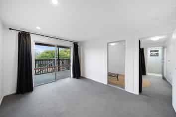 34 Cyclarama Crescent, Massey