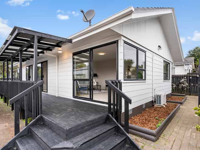 2/12 Kopu Place, Clendon Park