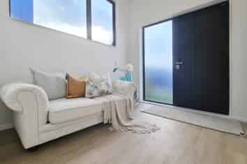 32B Hearth Street, Flat Bush