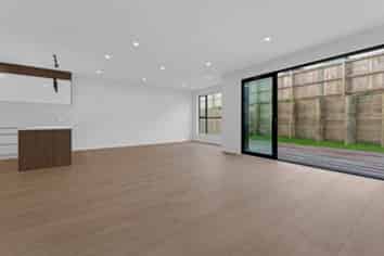 32B Hearth Street, Flat Bush