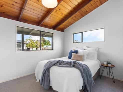 16 Parakai Avenue, Parakai