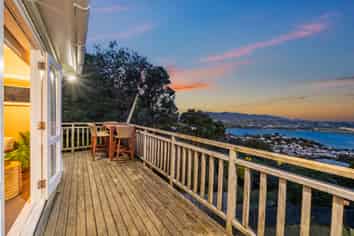 27 & 27a Alexandra Road, Hataitai