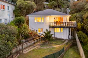 27 & 27a Alexandra Road, Hataitai