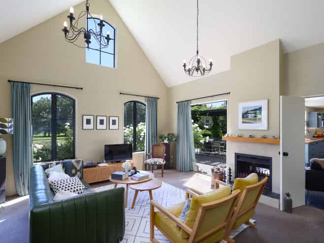 60 Golden Hills Road, Redwood Valley