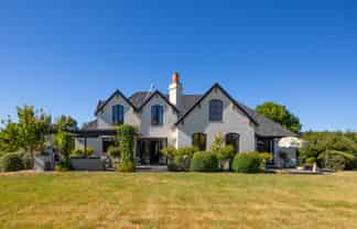 60 Golden Hills Road, Redwood Valley
