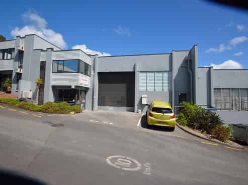 Versatile Hillside Road unit – 428sqm