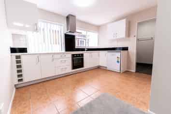 2/325 Mount Albert Road, Mount Roskill