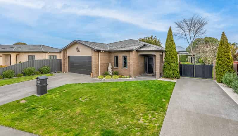 103 Northwood Avenue, Mahora
