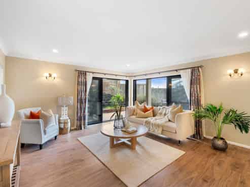 54 Grammar School Road, Pakuranga