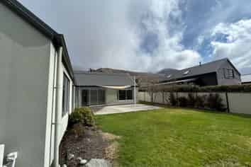 24 Old Station Av, Wanaka