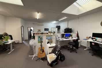 Versatile office opportunity in central Richmond