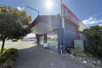 Versatile office opportunity in central Richmond