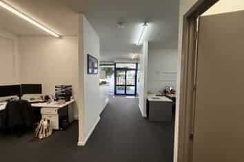 Versatile office opportunity in central Richmond