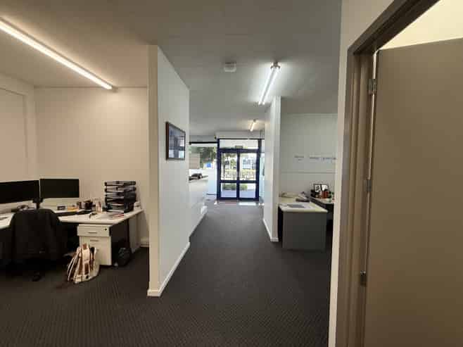 Versatile office opportunity in central Richmond