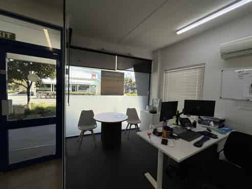 Versatile office opportunity in central Richmond