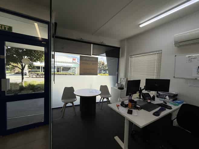 Versatile office opportunity in central Richmond