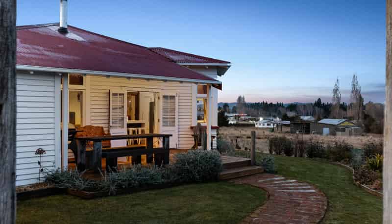 8 Garden Street, Lumsden