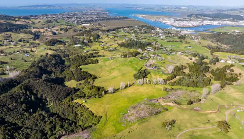 181A Old Parua Bay Road, Abbey Caves