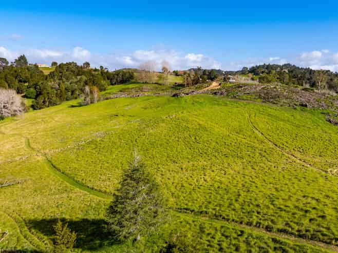 181A Old Parua Bay Road, Abbey Caves