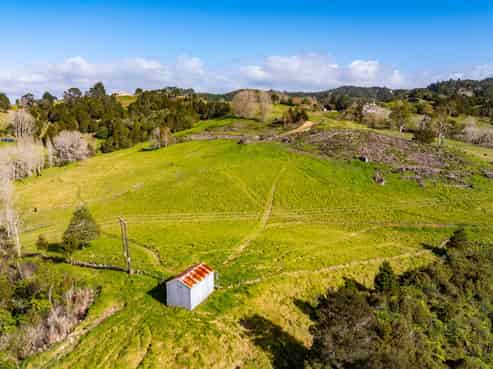 181A Old Parua Bay Road, Abbey Caves