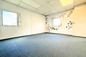 Versatile Westgate Industrial Unit | 182 m2