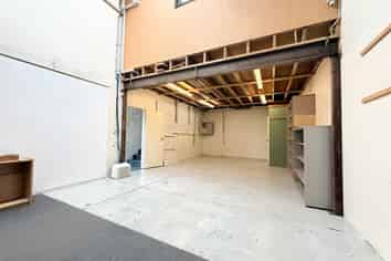 Versatile Westgate Industrial Unit | 182 m2