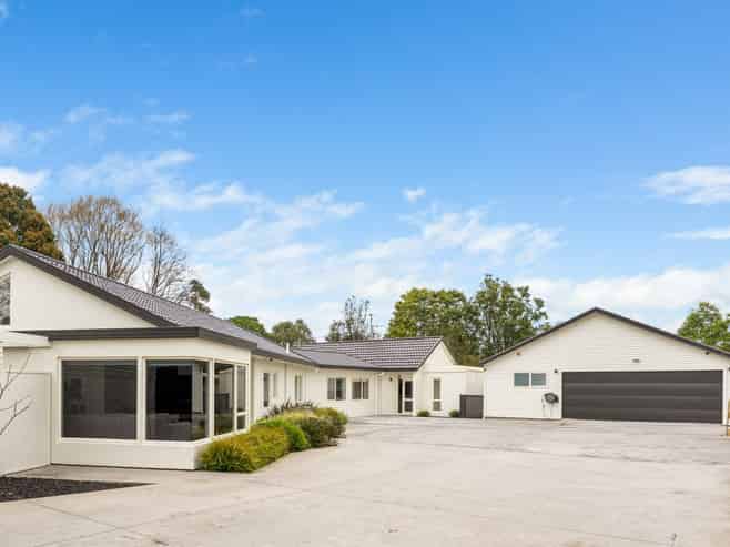 52 County Road, Otaki